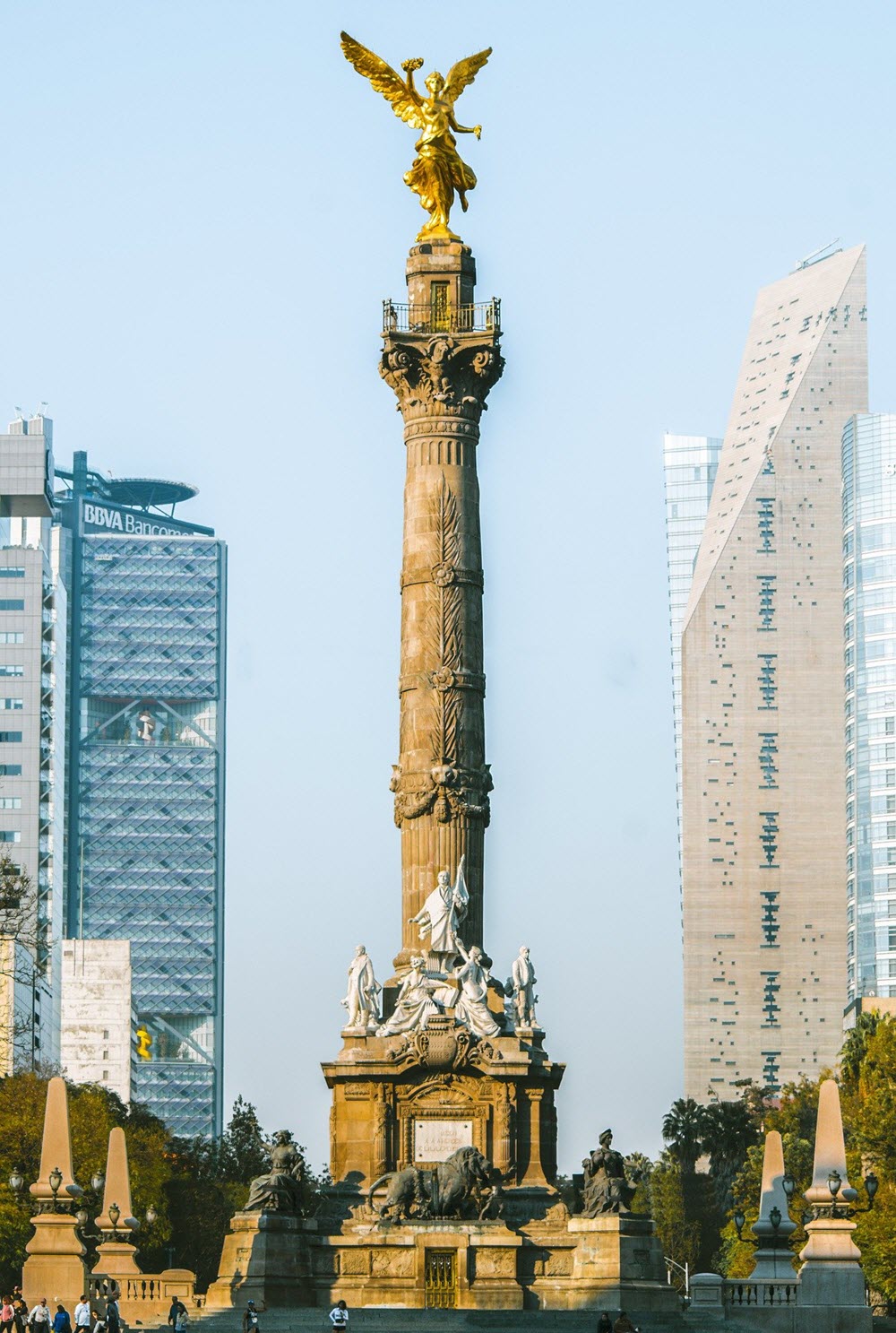 Monument of independence in Mexico city.