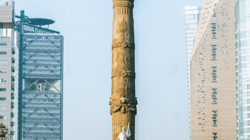 Monument of independence in Mexico city.